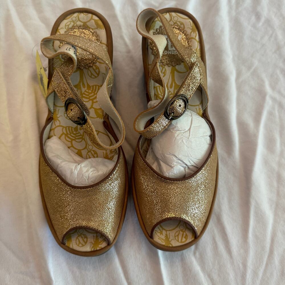 NIB new Fly London wedge sandal size 37